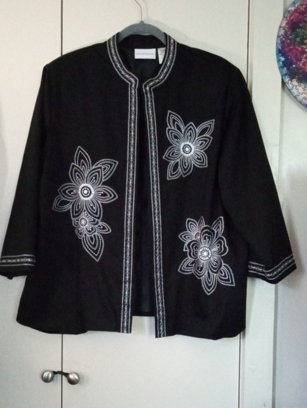 Alfred Dunner Black Floral Embroidered Mandarin Collared Blazer Size 20